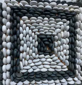 dikey-fileli-cakil-tasi